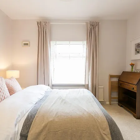 Spacious 4 Bedroom Home - Sleeps 8 Manchester Exterior photo